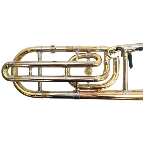 2536 - HOLTON TR158 Bb/F TROMBONE c.1980sThis Artist Tenor has a 9