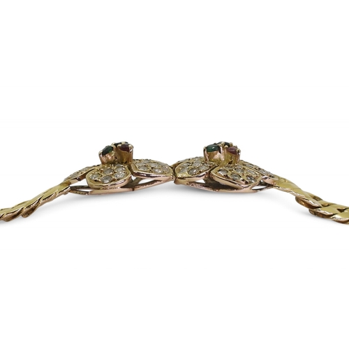 2797 - AN ITALIAN FLOWER BRACELETmade in 18k gold stamped 750 and Italy to the chain ends. The flower motif... 