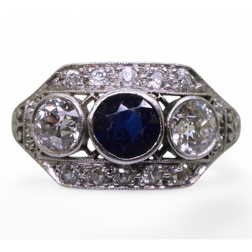 2800 - A SAPPHIRE & DIAMOND RINGin the American Art Deco style, mounted in white metal with galleried m... 