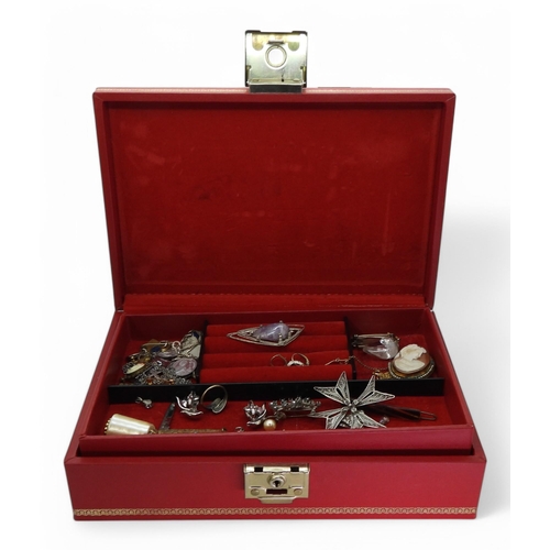 889 - A jewellery box full of vintage costume jewellery to include a Trifari necklace and earring set, a s... 