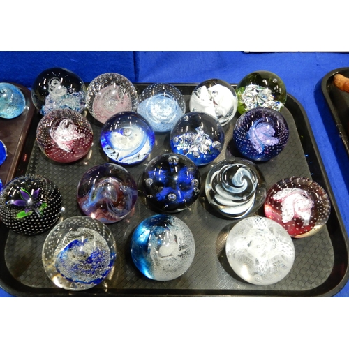 162 - A large quantity of Caithness and other glass paperweights