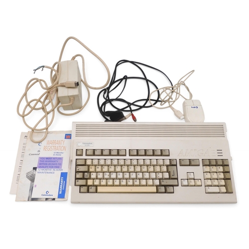 485 - A boxed Commodore Amiga 1200 computer consoleProceeds to benefit animal charity Almanimal Castalla S... 