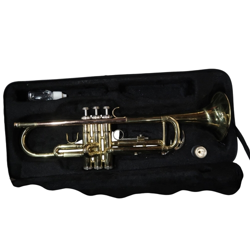 334 - A Gear4Music Cornett PTR-100G, a Sonata Trumpet with a mute, and a Natural Trumpet in a Oswal India ... 