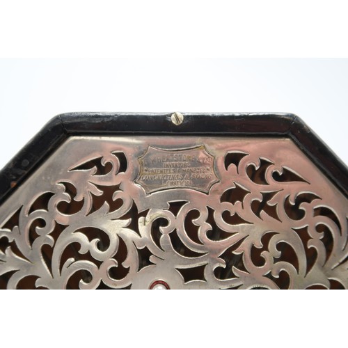 2516 - C. WHEATSTONEfifty-six button concertina, serial no. 24976, with pierced nickel plate ends, 18.5cm a... 