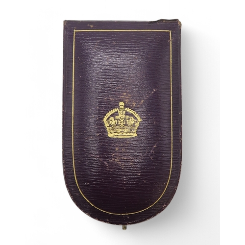 2586A - A WW1-PERIOD MILITARY CROSSUnnamed, as issued, housed in its original velvet-lined Morocco fitted ca... 