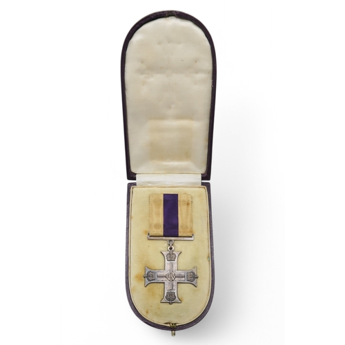 2586A - A WW1-PERIOD MILITARY CROSSUnnamed, as issued, housed in its original velvet-lined Morocco fitted ca... 