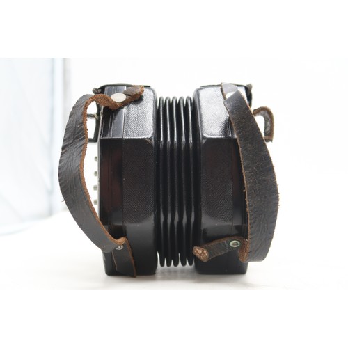 553 - C. WHEATSTONEforty-eight button concertina, serial no. 25355, with pierced nickel plate ends, 16.5cm... 