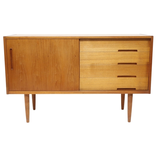 2084 - A MID 20TH CENTURY SWEDISH TEAK TROEDS 