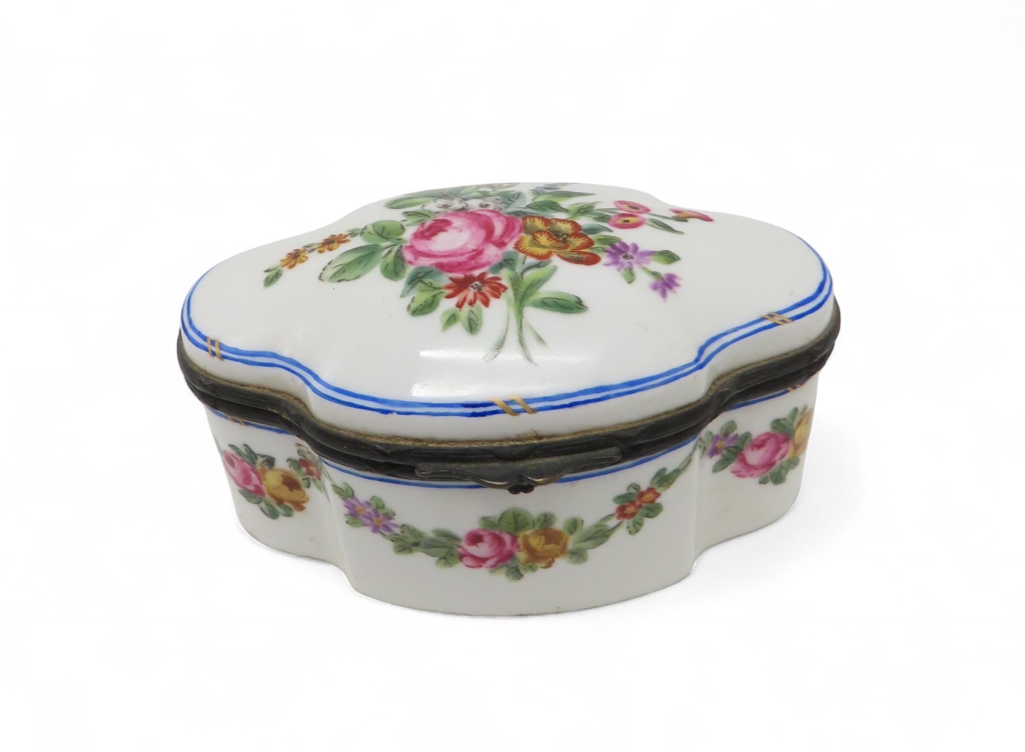 A Rockingham mug, the pink ground with floral decoration, a Herend pot ...
