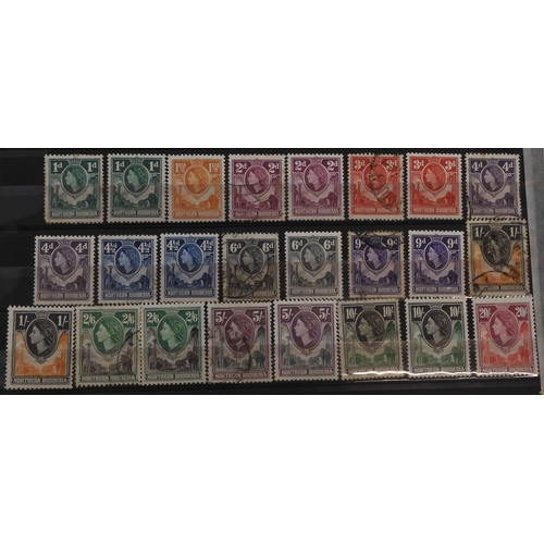 7122 - NORTHERN RHODESIA 1925 to 1953 to include 1925 various mint to 10/- (no7/6) and used to 20/- no7/6 u... 