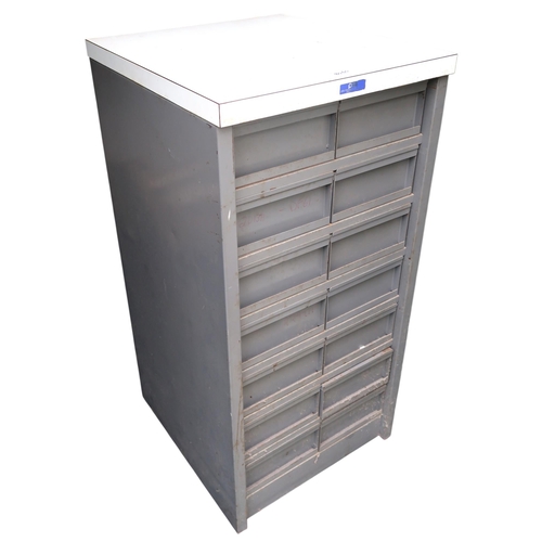 8060 - A Large quantity of Valves organised in a large metal cabinetPlease note: This lot is sold as seen. ... 