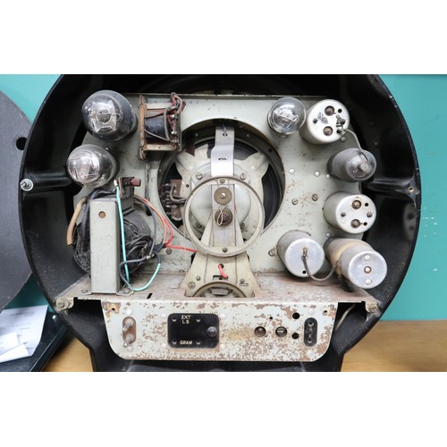 8008 - An Ecko AD.76 Superhet all-electric valve radio, serial no. 312366, in a black Bakelite case of circ... 