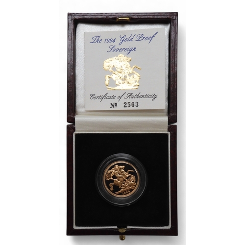5000 - Elizabeth II (1952-2022) 1 Sovereign 1994ObverseThird crowned portrait of Queen Elizabeth II right, ... 