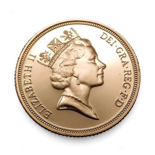 5000 - Elizabeth II (1952-2022) 1 Sovereign 1994ObverseThird crowned portrait of Queen Elizabeth II right, ... 