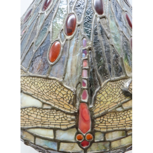 2162 - A 20TH CENTURY TIFFANY STYLE TABLE LAMPthe metal base with waterlilies and bullrushes, the stained a... 