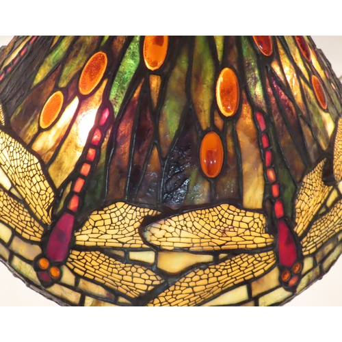 2162 - A 20TH CENTURY TIFFANY STYLE TABLE LAMPthe metal base with waterlilies and bullrushes, the stained a... 
