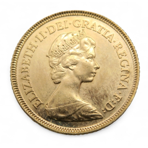 Elizabeth II (1952-2022) ½ Sovereign 1982 ObverseSecond crowned ...
