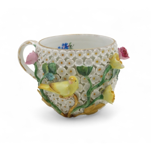2169 - AN EARLY 20TH CENTURY MEISSEN SCHNEEBALLEN PORCELAIN CHOCOLATE CUP, COVER AND STAND encrusted with s... 