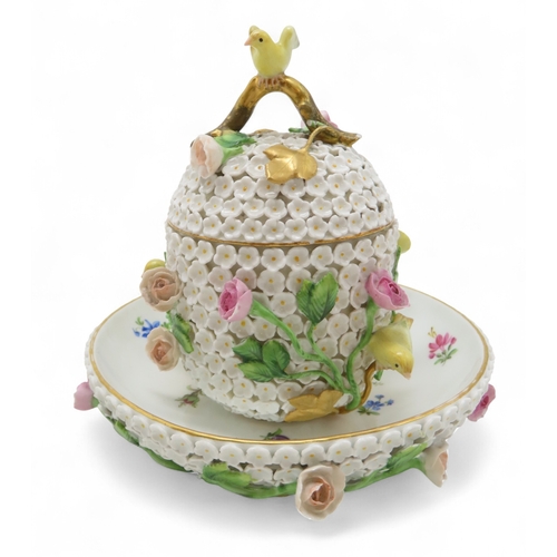 2169 - AN EARLY 20TH CENTURY MEISSEN SCHNEEBALLEN PORCELAIN CHOCOLATE CUP, COVER AND STAND encrusted with s... 