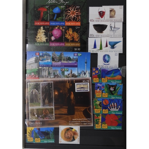 7033 - New Zealand. Collection of Unmounted Mint Stamps and Miniature Sheet for New Zealand , a large quant... 