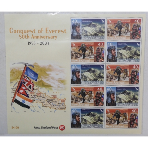 7033 - New Zealand. Collection of Unmounted Mint Stamps and Miniature Sheet for New Zealand , a large quant... 