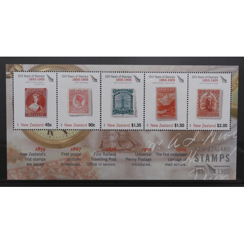 7033 - New Zealand. Collection of Unmounted Mint Stamps and Miniature Sheet for New Zealand , a large quant... 