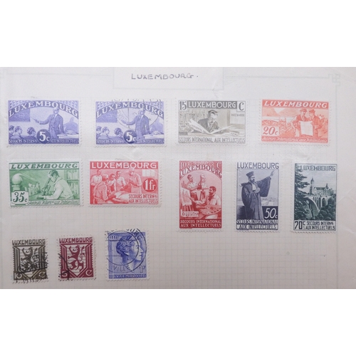 7061 - World collection in two folders from Belgium Congo To Ukraine. Many Hundreds of stamps both Mint and... 