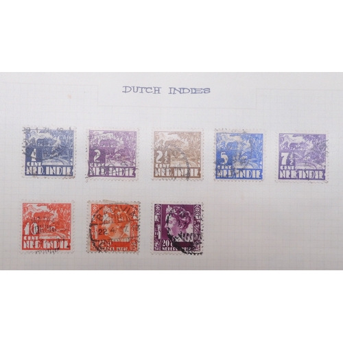 7061 - World collection in two folders from Belgium Congo To Ukraine. Many Hundreds of stamps both Mint and... 