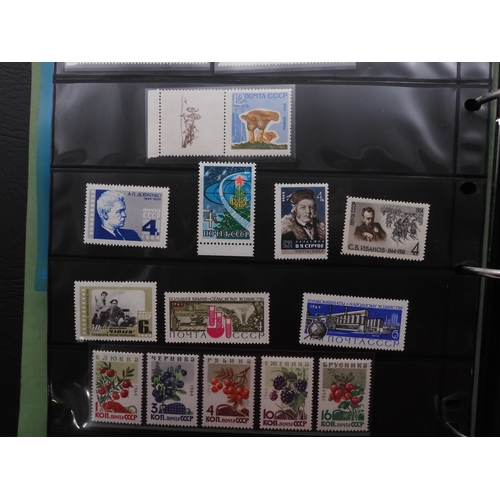 7068 - Russia Collection 1960-79 in Two Albums. Fairly complete, again mixture of mint U/M or/and Used. Inc... 