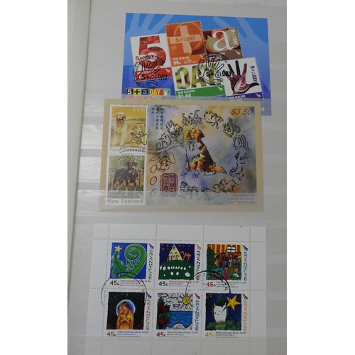 7070 - New Zealand. Collection in 32Page Prinz Stookbook of New Zealand Miniature Sheets, Mainly Used, but ... 