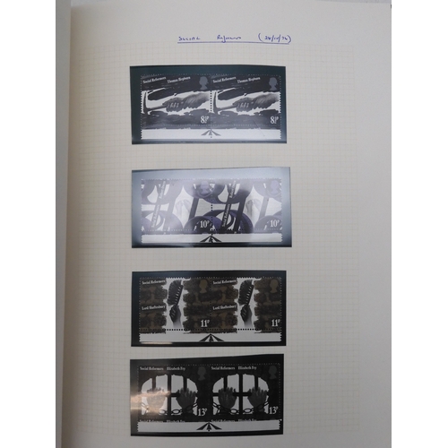 7076 - GB Comes Collection from 1971 to 1990 in two SG AlbumsThe Commemoratives are all unmounted , and are... 