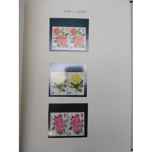 7076 - GB Comes Collection from 1971 to 1990 in two SG AlbumsThe Commemoratives are all unmounted , and are... 