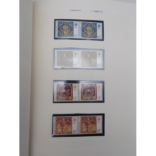 7076 - GB Comes Collection from 1971 to 1990 in two SG AlbumsThe Commemoratives are all unmounted , and are... 