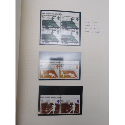7076 - GB Comes Collection from 1971 to 1990 in two SG AlbumsThe Commemoratives are all unmounted , and are... 