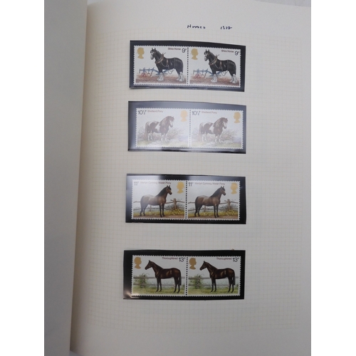 7076 - GB Comes Collection from 1971 to 1990 in two SG AlbumsThe Commemoratives are all unmounted , and are... 