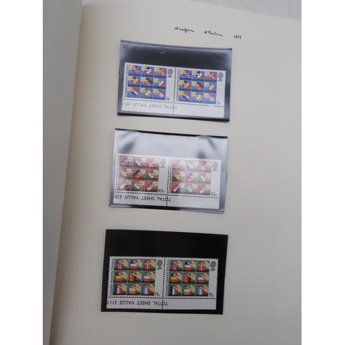7076 - GB Comes Collection from 1971 to 1990 in two SG AlbumsThe Commemoratives are all unmounted , and are... 