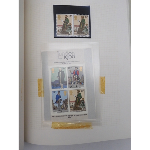 7076 - GB Comes Collection from 1971 to 1990 in two SG AlbumsThe Commemoratives are all unmounted , and are... 