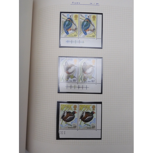7076 - GB Comes Collection from 1971 to 1990 in two SG AlbumsThe Commemoratives are all unmounted , and are... 