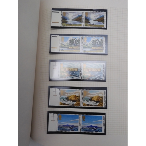 7076 - GB Comes Collection from 1971 to 1990 in two SG AlbumsThe Commemoratives are all unmounted , and are... 