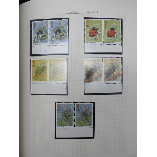 7076 - GB Comes Collection from 1971 to 1990 in two SG AlbumsThe Commemoratives are all unmounted , and are... 