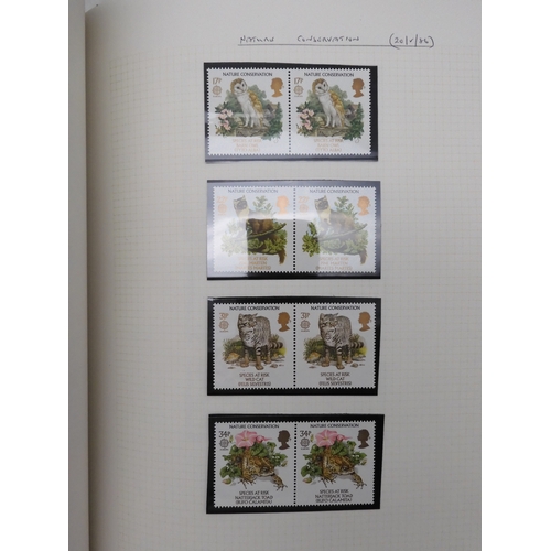 7076 - GB Comes Collection from 1971 to 1990 in two SG AlbumsThe Commemoratives are all unmounted , and are... 