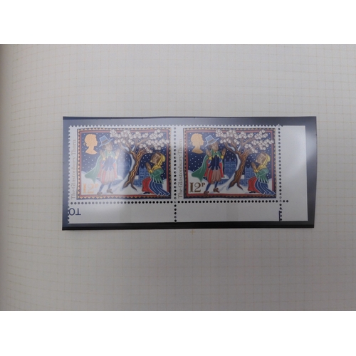 7076 - GB Comes Collection from 1971 to 1990 in two SG AlbumsThe Commemoratives are all unmounted , and are... 
