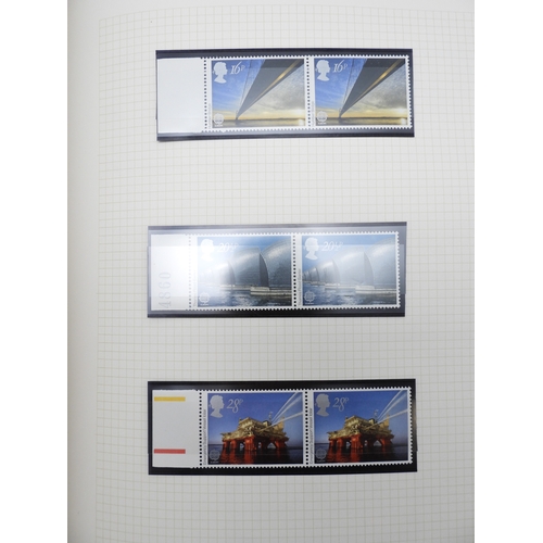 7076 - GB Comes Collection from 1971 to 1990 in two SG AlbumsThe Commemoratives are all unmounted , and are... 
