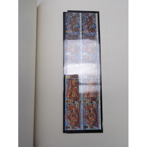 7076 - GB Comes Collection from 1971 to 1990 in two SG AlbumsThe Commemoratives are all unmounted , and are... 