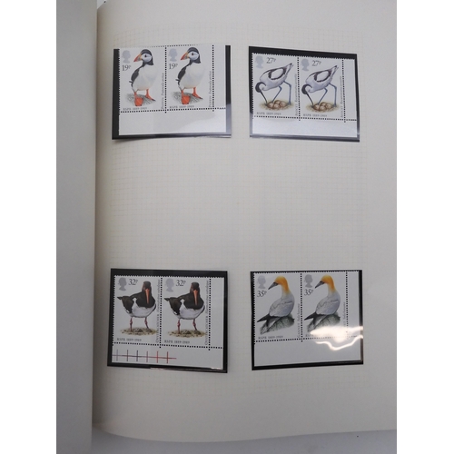 7076 - GB Comes Collection from 1971 to 1990 in two SG AlbumsThe Commemoratives are all unmounted , and are... 