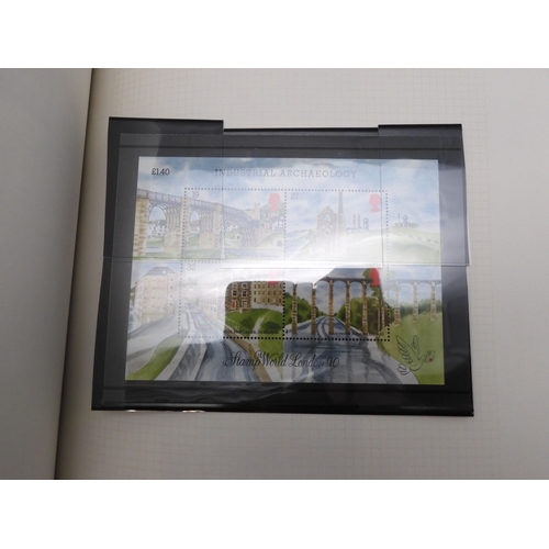 7076 - GB Comes Collection from 1971 to 1990 in two SG AlbumsThe Commemoratives are all unmounted , and are... 