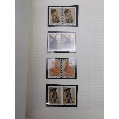 7076 - GB Comes Collection from 1971 to 1990 in two SG AlbumsThe Commemoratives are all unmounted , and are... 