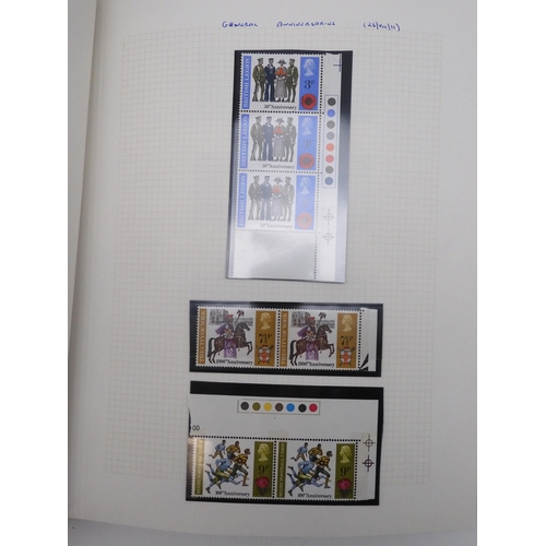 7076 - GB Comes Collection from 1971 to 1990 in two SG AlbumsThe Commemoratives are all unmounted , and are... 