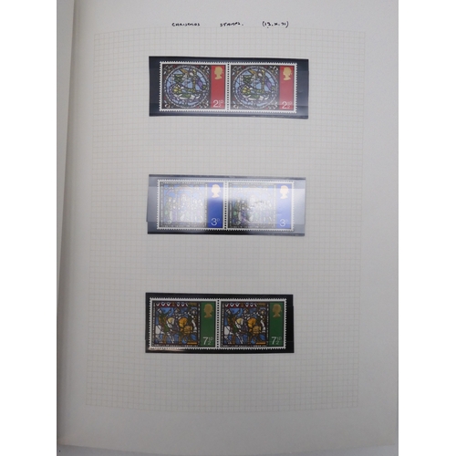 7076 - GB Comes Collection from 1971 to 1990 in two SG AlbumsThe Commemoratives are all unmounted , and are... 