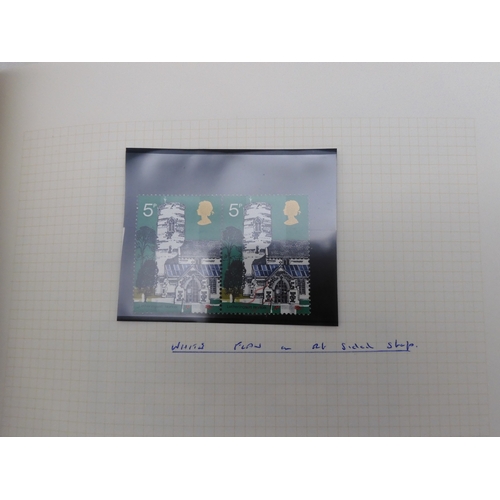 7076 - GB Comes Collection from 1971 to 1990 in two SG AlbumsThe Commemoratives are all unmounted , and are... 